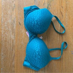 VS Dark Blue Wireless Bra